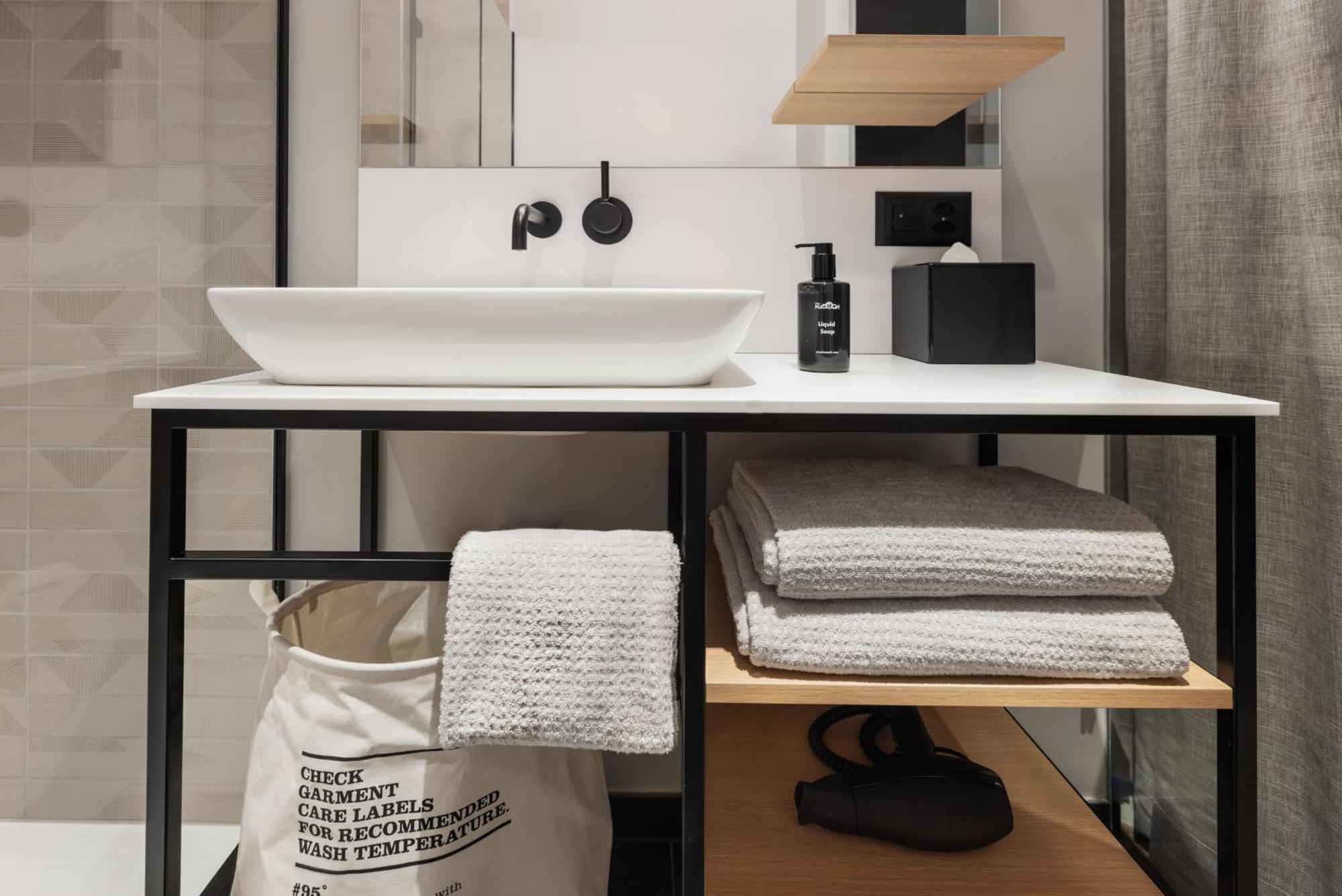 Stay Kooook Geneva City - Online Check In New Opening Bagian luar foto